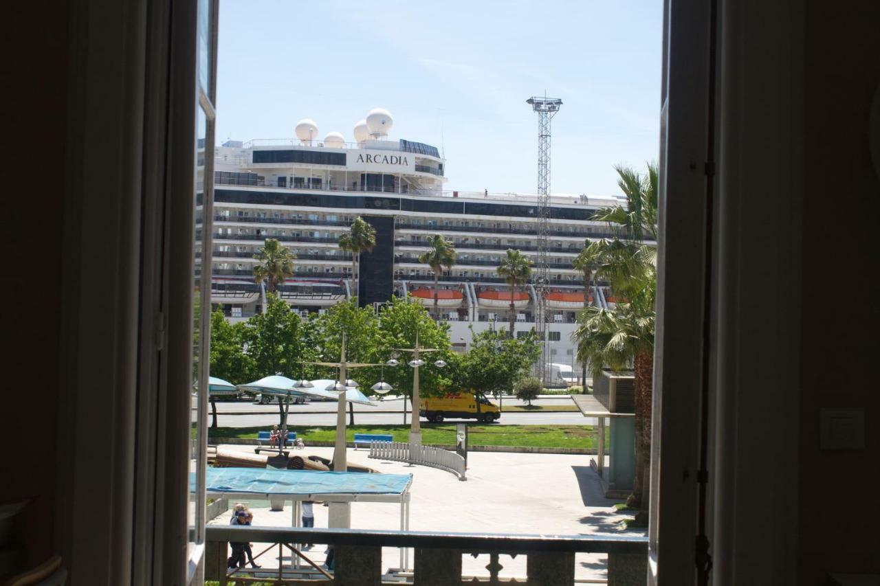 Hostel Royalty Albergue ซานตานเดร์ ภายนอก รูปภาพ
