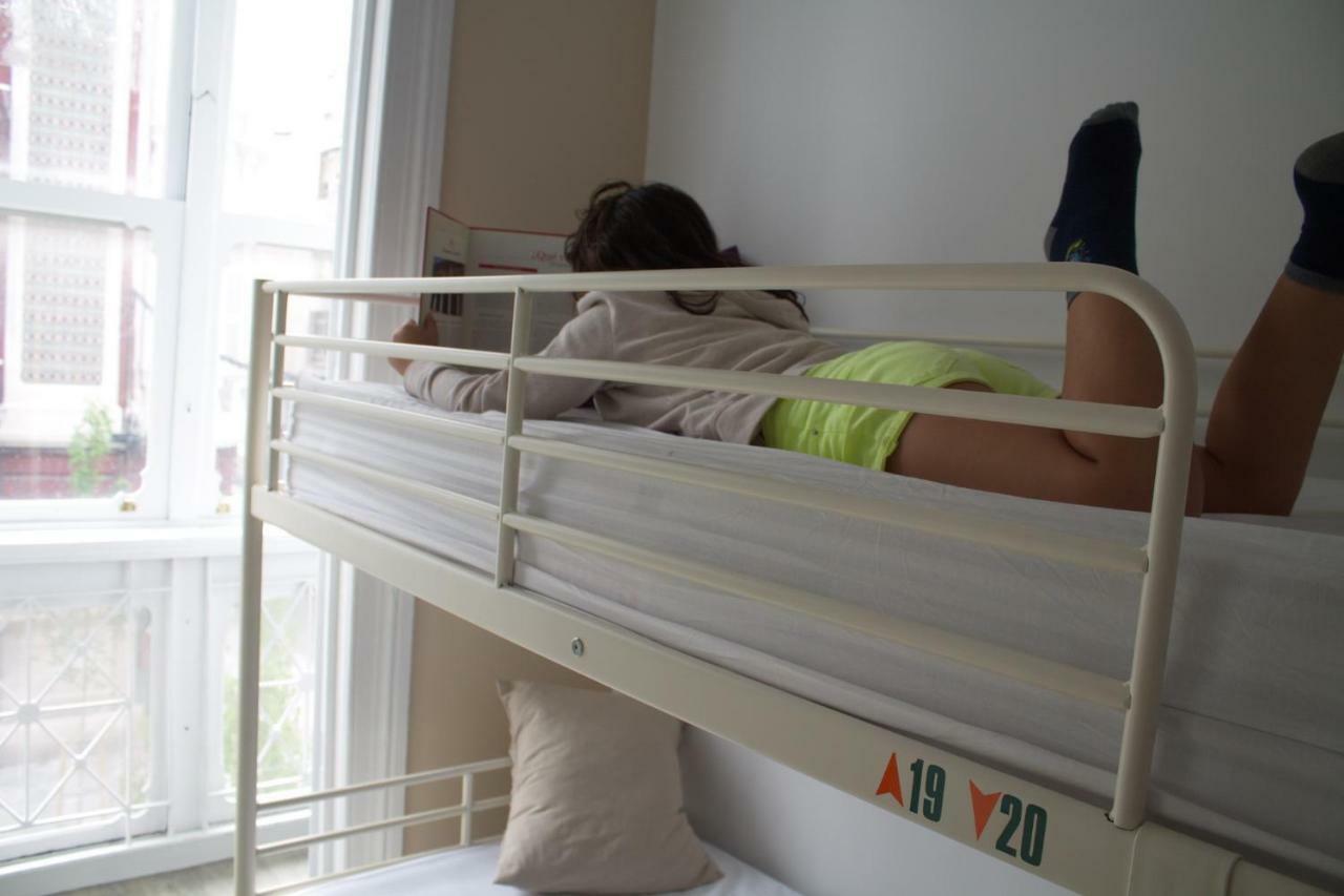 Hostel Royalty Albergue ซานตานเดร์ ภายนอก รูปภาพ